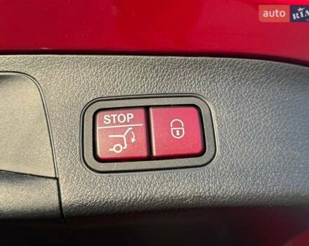 Красный Мерседес ГЛА-Класс, объемом двигателя 2 л и пробегом 72 тыс. км за 29000 $, фото 27 на Automoto.ua