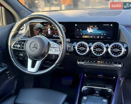 Красный Мерседес ГЛА-Класс, объемом двигателя 2 л и пробегом 72 тыс. км за 29000 $, фото 15 на Automoto.ua