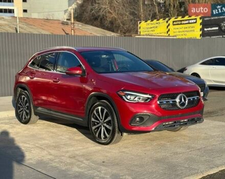 Красный Мерседес ГЛА-Класс, объемом двигателя 2 л и пробегом 72 тыс. км за 29000 $, фото 2 на Automoto.ua