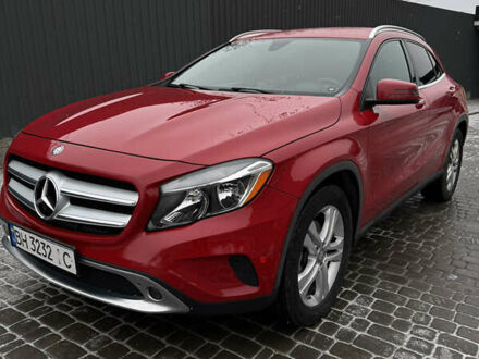 Красный Мерседес ГЛА-Класс, объемом двигателя 1.99 л и пробегом 130 тыс. км за 18900 $, фото 1 на Automoto.ua
