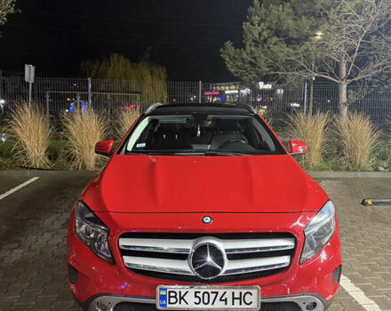 Красный Мерседес ГЛА-Класс, объемом двигателя 1.99 л и пробегом 72 тыс. км за 19000 $, фото 1 на Automoto.ua