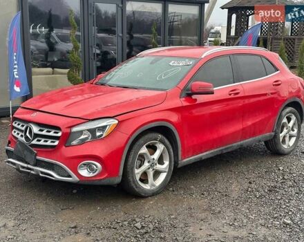 Красный Мерседес ГЛА-Класс, объемом двигателя 1.99 л и пробегом 215 тыс. км за 10900 $, фото 1 на Automoto.ua