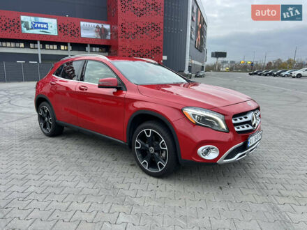 Красный Мерседес ГЛА-Класс, объемом двигателя 1.99 л и пробегом 29 тыс. км за 18999 $, фото 1 на Automoto.ua