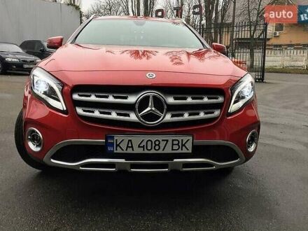 Мерседес ГЛА-Класс 2019 в Киеве на Automoto.ua Красный Мерседес ГЛА-Класс, объемом двигателя 1.99 л и пробегом 45 тыс. км за 24300 $, фото 1 на Automoto.ua