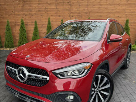 Мерседес ГЛА-Класс 2022 в Киеве на Automoto.ua Красный Мерседес ГЛА-Класс, объемом двигателя 2 л и пробегом 70 тыс. км за 28500 $, фото 1 на Automoto.ua