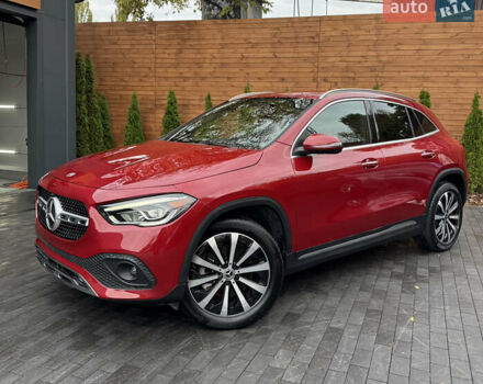Красный Мерседес ГЛА-Класс, объемом двигателя 2 л и пробегом 71 тыс. км за 28800 $, фото 1 на Automoto.ua
