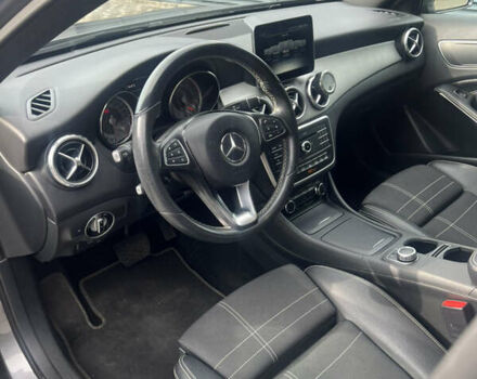 Серый Мерседес ГЛА-Класс, объемом двигателя 1.6 л и пробегом 125 тыс. км за 20000 $, фото 26 на Automoto.ua