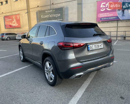 Серый Мерседес ГЛА-Класс, объемом двигателя 1.99 л и пробегом 105 тыс. км за 31900 $, фото 3 на Automoto.ua