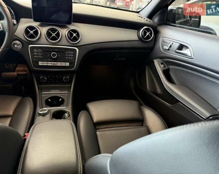 Мерседес ГЛА-Клас 2019 у Одесі на Automoto.ua Синій Мерседес ГЛА-Клас, об'ємом двигуна 2 л та пробігом 93 тис. км за 22800 $, фото 14 на Automoto.ua