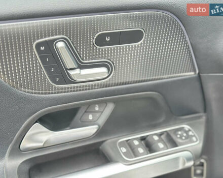 Белый Мерседес GLB-Class, объемом двигателя 1.99 л и пробегом 44 тыс. км за 34500 $, фото 17 на Automoto.ua