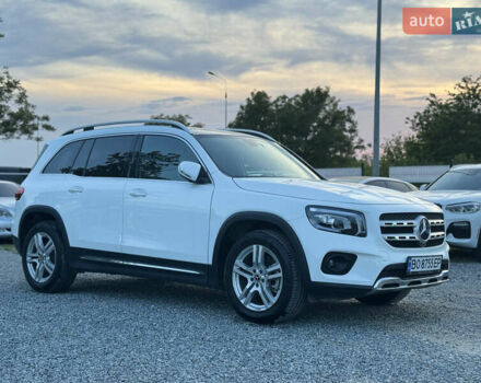 Белый Мерседес GLB-Class, объемом двигателя 1.99 л и пробегом 21 тыс. км за 28999 $, фото 2 на Automoto.ua