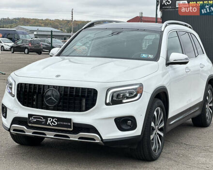 Белый Мерседес GLB-Class, объемом двигателя 1.99 л и пробегом 44 тыс. км за 34500 $, фото 3 на Automoto.ua