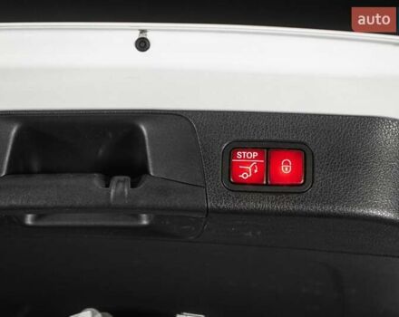 Білий Мерседес GLB-Class, об'ємом двигуна 1.99 л та пробігом 59 тис. км за 29900 $, фото 8 на Automoto.ua