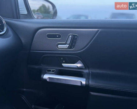 Белый Мерседес GLB-Class, объемом двигателя 1.99 л и пробегом 21 тыс. км за 28999 $, фото 55 на Automoto.ua