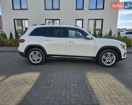 Белый Мерседес GLB-Class, объемом двигателя 1.99 л и пробегом 71 тыс. км за 29500 $, фото 4 на Automoto.ua