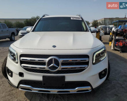 Білий Мерседес GLB-Class, об'ємом двигуна 2 л та пробігом 63 тис. км за 24000 $, фото 4 на Automoto.ua