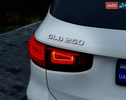 Білий Мерседес GLB-Class, об'ємом двигуна 1.99 л та пробігом 21 тис. км за 28999 $, фото 45 на Automoto.ua