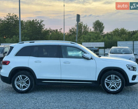 Белый Мерседес GLB-Class, объемом двигателя 1.99 л и пробегом 21 тыс. км за 28999 $, фото 4 на Automoto.ua