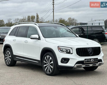Белый Мерседес GLB-Class, объемом двигателя 1.99 л и пробегом 44 тыс. км за 34500 $, фото 5 на Automoto.ua