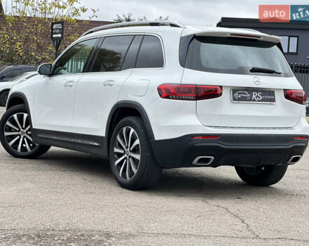 Белый Мерседес GLB-Class, объемом двигателя 1.99 л и пробегом 44 тыс. км за 34500 $, фото 1 на Automoto.ua