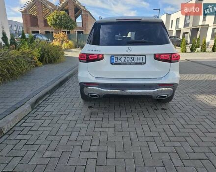 Белый Мерседес GLB-Class, объемом двигателя 1.99 л и пробегом 71 тыс. км за 29500 $, фото 2 на Automoto.ua