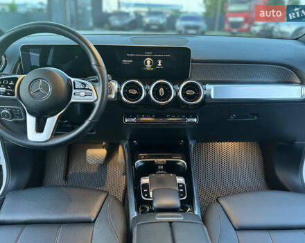 Белый Мерседес GLB-Class, объемом двигателя 1.99 л и пробегом 21 тыс. км за 28999 $, фото 32 на Automoto.ua