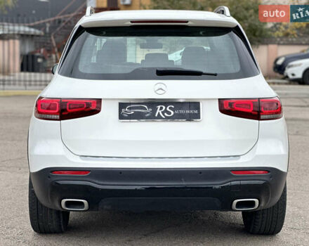 Белый Мерседес GLB-Class, объемом двигателя 1.99 л и пробегом 44 тыс. км за 34500 $, фото 7 на Automoto.ua