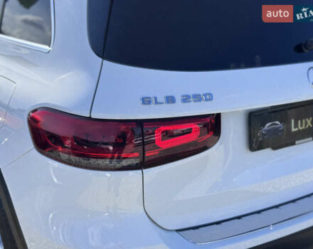 Мерседес GLB-Class 2021 в Ивано-Франковске на Automoto.ua Белый Мерседес GLB-Class, объемом двигателя 2 л и пробегом 123 тыс. км за 27500 $, фото 12 на Automoto.ua