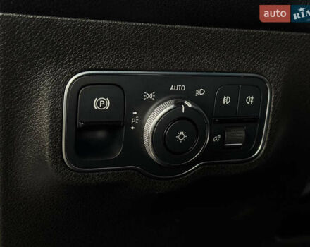 Белый Мерседес GLB-Class, объемом двигателя 2 л и пробегом 84 тыс. км за 30900 $, фото 34 на Automoto.ua