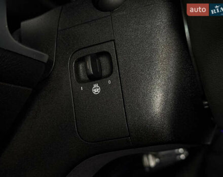 Белый Мерседес GLB-Class, объемом двигателя 2 л и пробегом 84 тыс. км за 30900 $, фото 36 на Automoto.ua