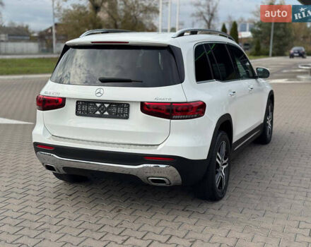 Белый Мерседес GLB-Class, объемом двигателя 2 л и пробегом 84 тыс. км за 30900 $, фото 4 на Automoto.ua