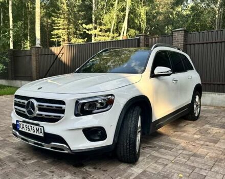 Белый Мерседес GLB-Class, объемом двигателя 1.99 л и пробегом 150 тыс. км за 29000 $, фото 4 на Automoto.ua