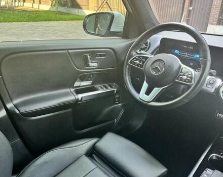 Белый Мерседес GLB-Class, объемом двигателя 1.99 л и пробегом 150 тыс. км за 29000 $, фото 12 на Automoto.ua