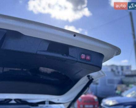 Мерседес GLB-Class 2021 в Ивано-Франковске на Automoto.ua Белый Мерседес GLB-Class, объемом двигателя 2 л и пробегом 123 тыс. км за 27500 $, фото 44 на Automoto.ua