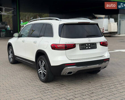 Белый Мерседес GLB-Class, объемом двигателя 2 л и пробегом 84 тыс. км за 30900 $, фото 12 на Automoto.ua