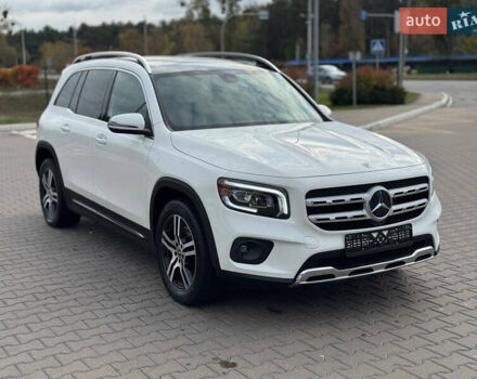 Белый Мерседес GLB-Class, объемом двигателя 2 л и пробегом 84 тыс. км за 30900 $, фото 5 на Automoto.ua