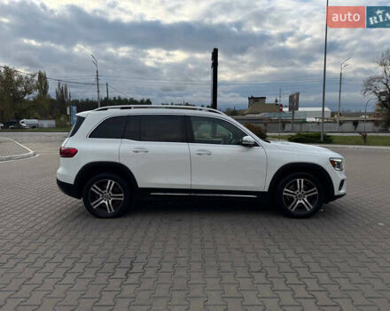Белый Мерседес GLB-Class, объемом двигателя 2 л и пробегом 84 тыс. км за 30900 $, фото 7 на Automoto.ua