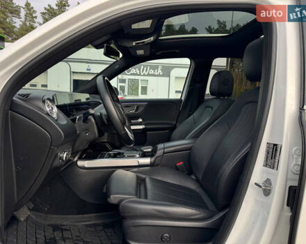 Белый Мерседес GLB-Class, объемом двигателя 2 л и пробегом 84 тыс. км за 30900 $, фото 17 на Automoto.ua