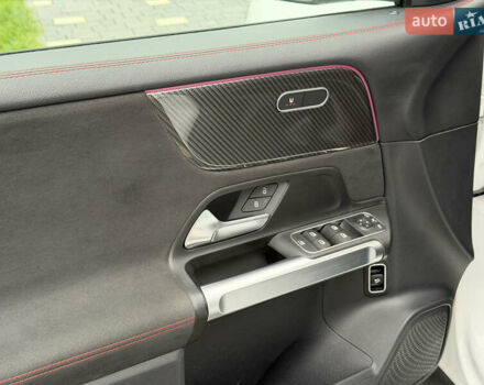 Білий Мерседес GLB-Class, об'ємом двигуна 2 л та пробігом 52 тис. км за 32000 $, фото 30 на Automoto.ua