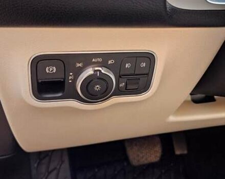 Белый Мерседес GLB-Class, объемом двигателя 1.99 л и пробегом 28 тыс. км за 32500 $, фото 32 на Automoto.ua