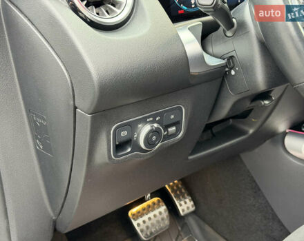 Білий Мерседес GLB-Class, об'ємом двигуна 2 л та пробігом 52 тис. км за 32000 $, фото 32 на Automoto.ua