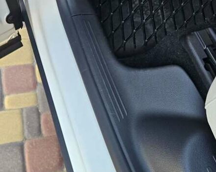 Белый Мерседес GLB-Class, объемом двигателя 1.99 л и пробегом 28 тыс. км за 32500 $, фото 14 на Automoto.ua