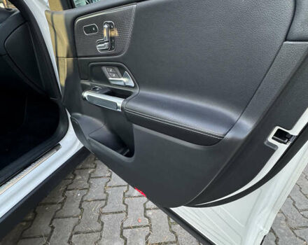 Белый Мерседес GLB-Class, объемом двигателя 1.99 л и пробегом 70 тыс. км за 29900 $, фото 37 на Automoto.ua