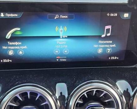 Белый Мерседес GLB-Class, объемом двигателя 1.99 л и пробегом 28 тыс. км за 32500 $, фото 35 на Automoto.ua