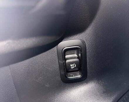 Белый Мерседес GLB-Class, объемом двигателя 2 л и пробегом 25 тыс. км за 37500 $, фото 4 на Automoto.ua