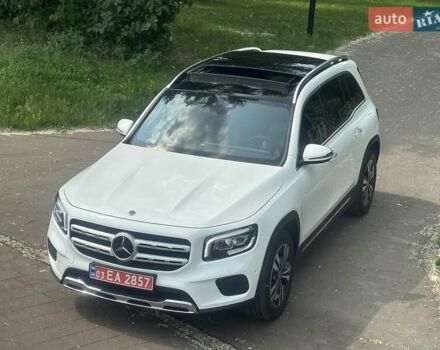 Белый Мерседес GLB-Class, объемом двигателя 1.95 л и пробегом 33 тыс. км за 37999 $, фото 9 на Automoto.ua