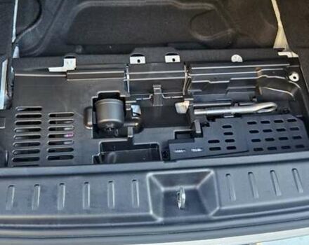 Белый Мерседес GLB-Class, объемом двигателя 1.99 л и пробегом 28 тыс. км за 32500 $, фото 13 на Automoto.ua