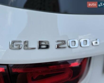 Белый Мерседес GLB-Class, объемом двигателя 1.95 л и пробегом 31 тыс. км за 38999 $, фото 4 на Automoto.ua