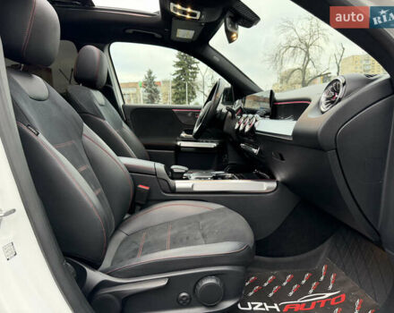 Білий Мерседес GLB-Class, об'ємом двигуна 2 л та пробігом 52 тис. км за 32000 $, фото 51 на Automoto.ua