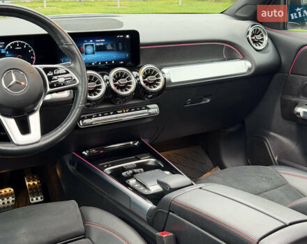 Білий Мерседес GLB-Class, об'ємом двигуна 2 л та пробігом 52 тис. км за 32000 $, фото 46 на Automoto.ua